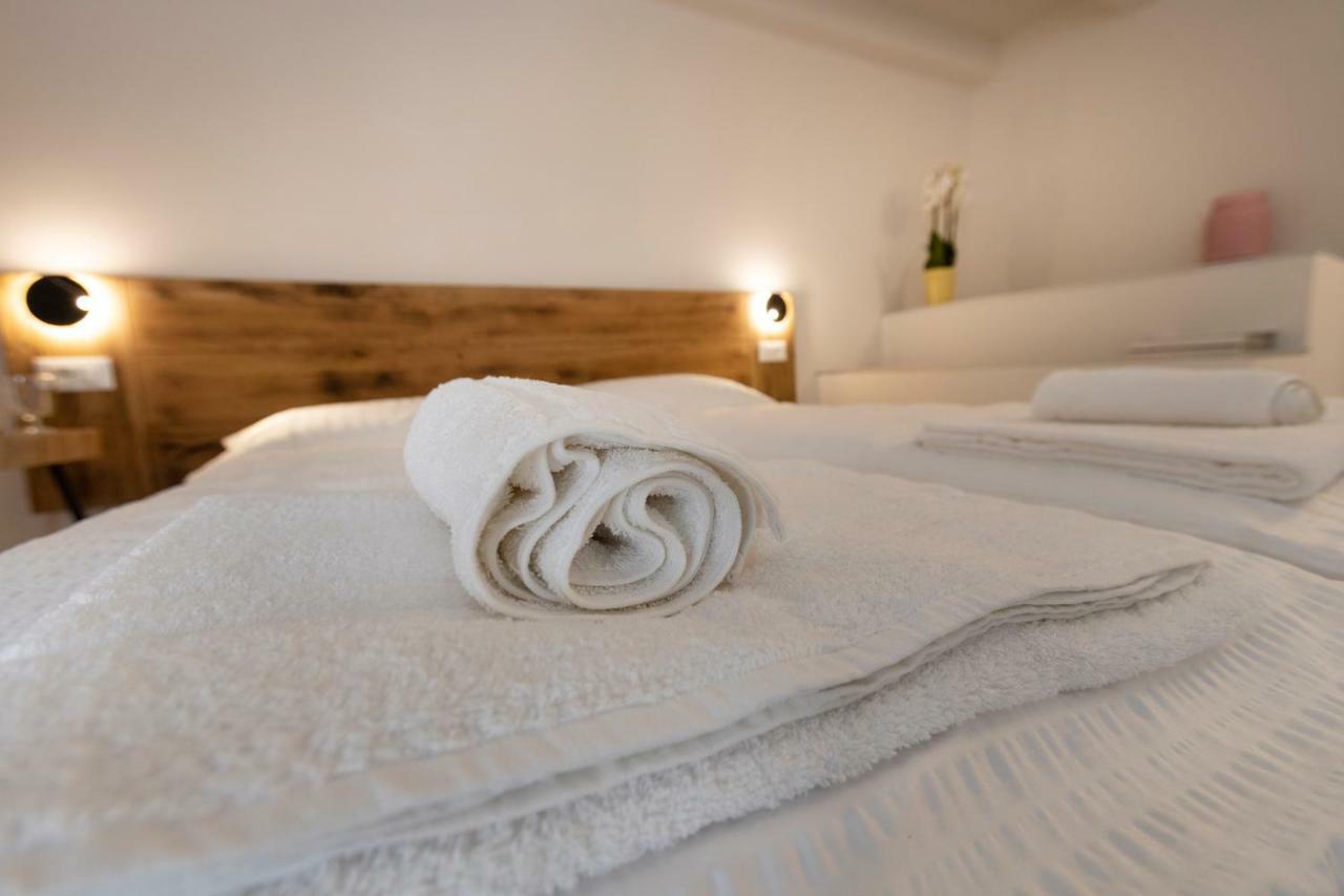 Picalof Apartments Malcesine Bagian luar foto